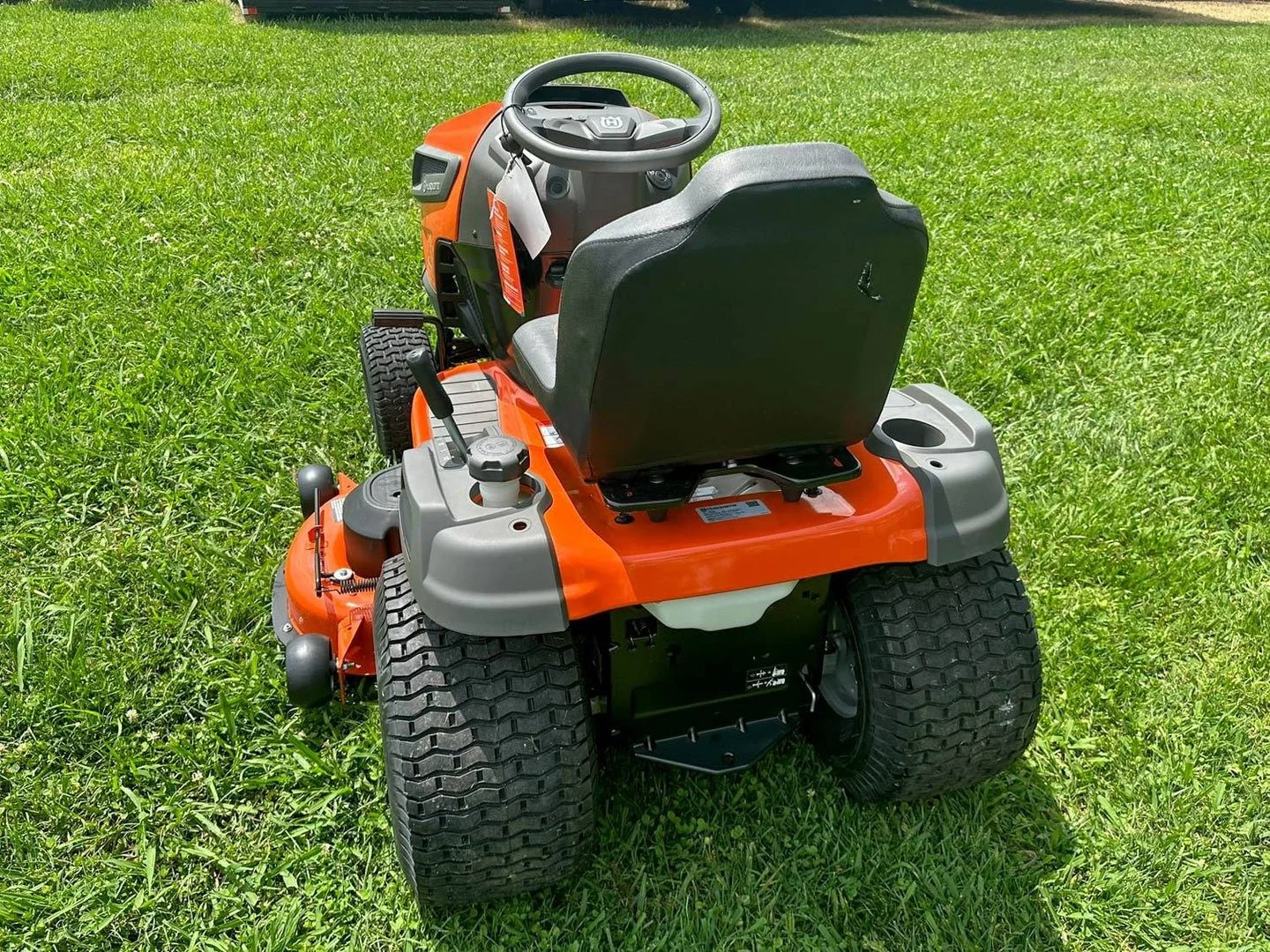 husqvarna ts 148xk 48″ lawns tractors 24hp koh (scratch and dent) husqvarna ts 148xk 48″ lawns tractors 24hp koh (scratch and dent)