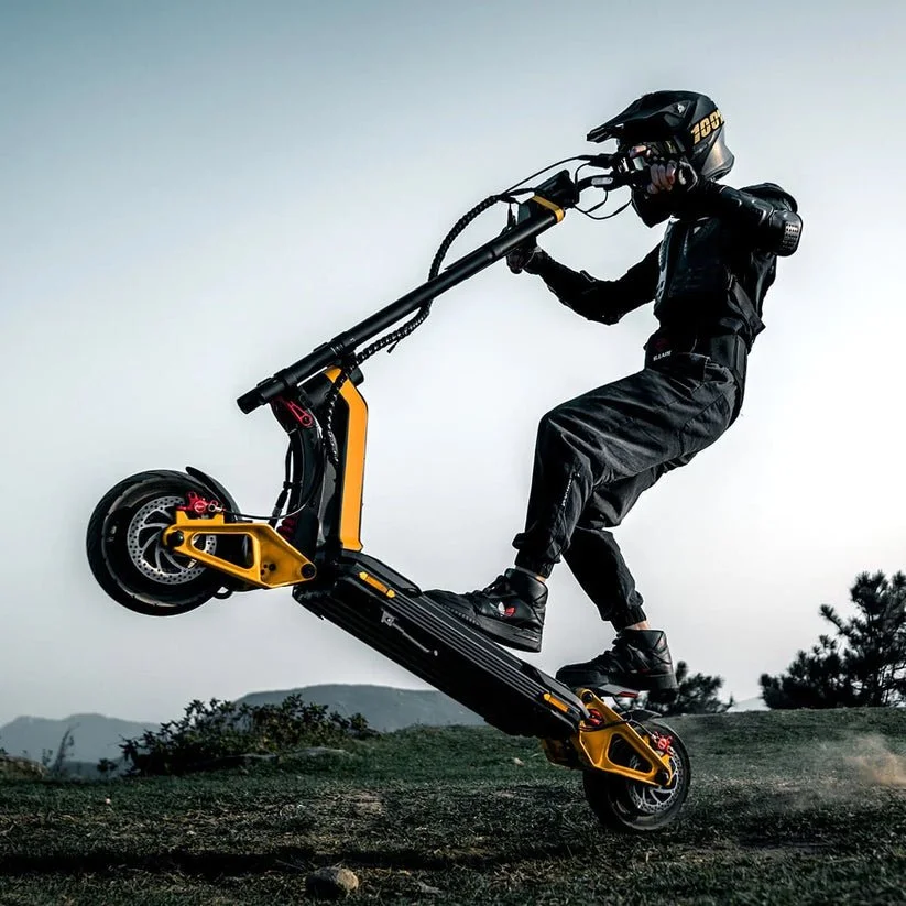 a7-33-1.webp INMOTION RS World’s Fastest Electrics Scooters - Image 2