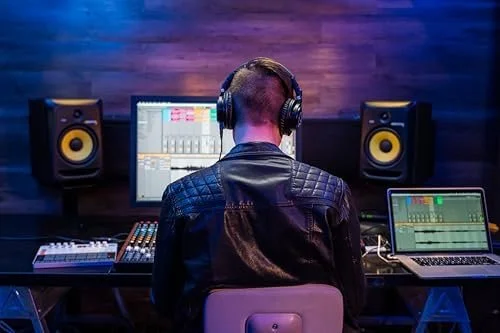 a9-15-1.webp Tascam Model 12 All-in-One 12-track Digital Multitrack Mixings and Recording Studio, Mixer, USB Audio Interface and DAW Controllers - Image 2